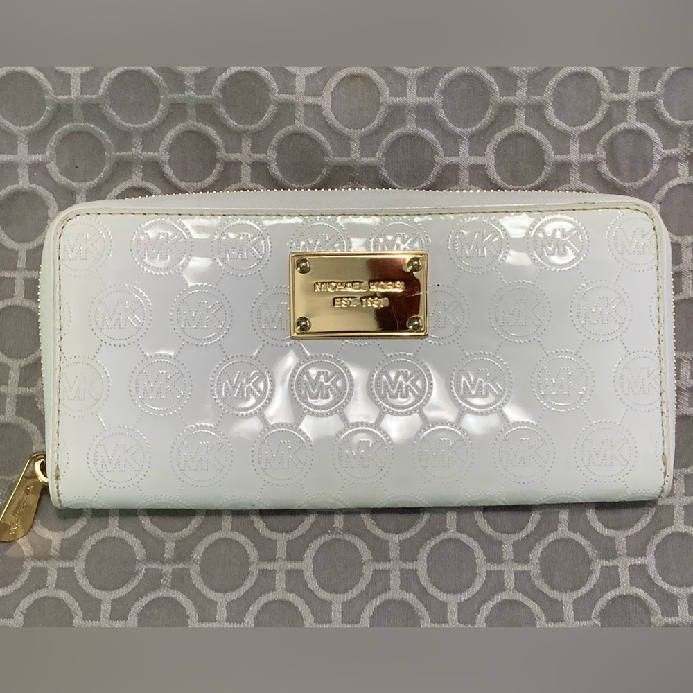 Women’s Michael Kors Monogram Mirror White Zip-Around Continental Wallet